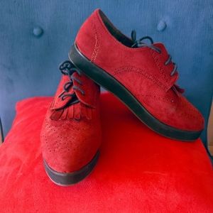 Red and Black low top Creeper